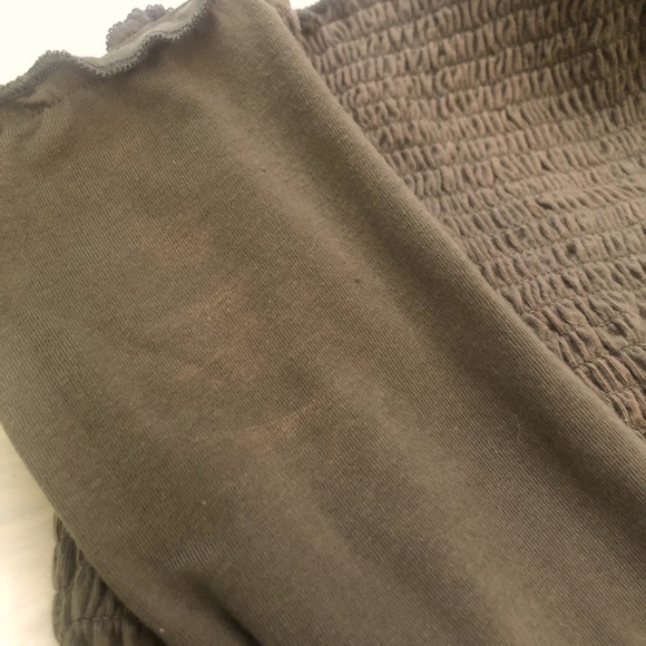 HOLLISTER OFF THE SHOULDER TOP OLIVE GREEN - Picture 3 of 4